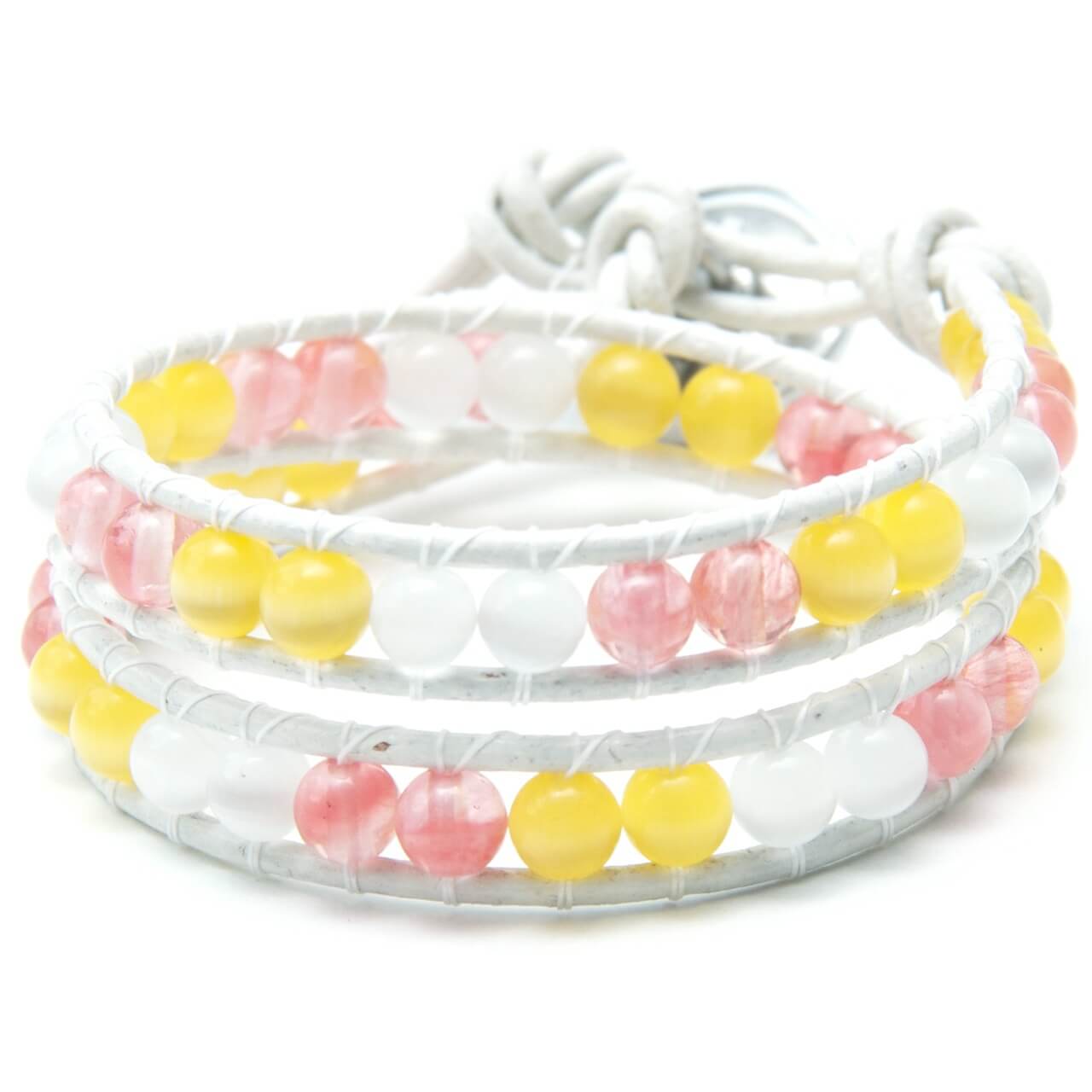 Sommerliches Leder Wickelarmband mit Perlen in Pastelltönen – Geschenkidee – Just Trisha Sommerliches Leder Wickelarmband mit Perlen in Pastelltönen - Geschenkidee - Just Trisha