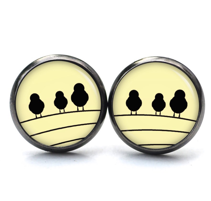 Ohrstecker, Ohrhänger, Clipse & Druckknopf – Motiv Ohrringe 3 Vögel auf dem Drahtseil gelb – Schmuck aus Edelstahl Ohrstecker, Ohrhänger, Clipse & Druckknopf – Motiv Ohrringe 3 Vögel auf dem Drahtseil gelb – Schmuck aus Edelstahl