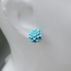 Chrysanthemen Ohrstecker Türkis – Handmade Edelstahl | Blumenohrringe von Just Trisha | Kleine Auflage Geschenkidee Chrysanthemen Ohrstecker Türkis – Handmade Edelstahl | Blumenohrringe von Just Trisha | Kleine Auflage Geschenkidee