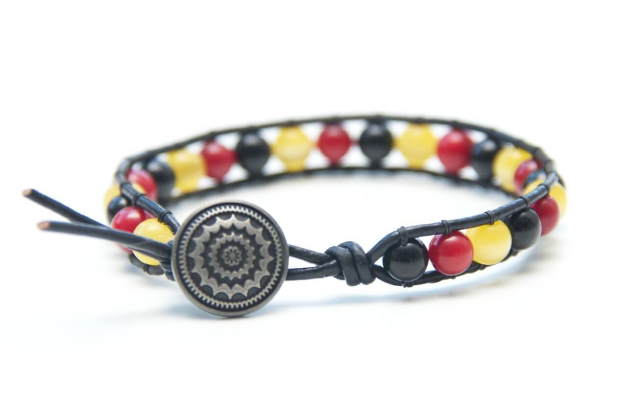 Wickelarmband Leder Deutschland Fußball – WM – EM – Geschenkidee – Just Trisha Wickelarmband Leder Deutschland Fußball - WM - EM - Geschenkidee - Just Trisha