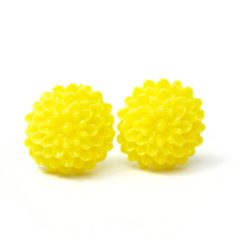 Blumen Ohrstecker Gelb 10mm - Handmade Edelstahl | Zarte Blüten von Just Trisha | Kleine Auflage Geschenkidee