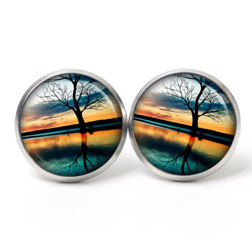 Ohrstecker, Ohrhänger, Clipse & Druckknopf – Motiv Baum bei Sonnenaufgang – Schmuck aus Edelstahl Ohrstecker, Ohrhänger, Clipse & Druckknopf – Motiv Baum bei Sonnenaufgang – Schmuck aus Edelstahl