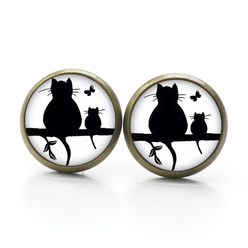 Druckknopf Ohrstecker Ohrhänger Clipse Katze und Babykatze mit Schmetterling in weiß Druckknopf Ohrstecker Ohrhänger Clipse Katze und Babykatze mit Schmetterling in weiß