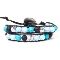 Wickelarmband aus Leder mit Polarisperlen – Just Trisha Wickelarmband aus Leder mit Polarisperlen - Just Trisha