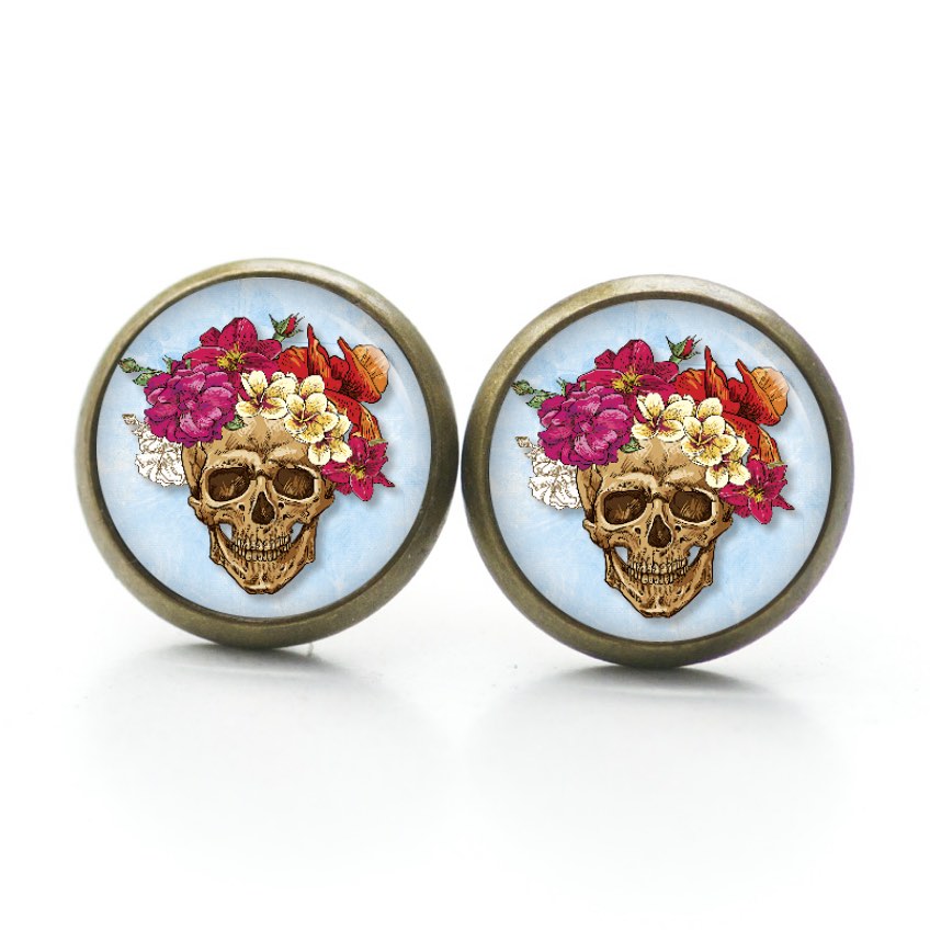 Ohrstecker, Ohrhänger, Clipse & Druckknopf – Motiv Totenkopf mit Blumen Frühling Hellblau – Schmuck aus Edelstahl Ohrstecker, Ohrhänger, Clipse & Druckknopf – Motiv Totenkopf mit Blumen Frühling Hellblau – Schmuck aus Edelstahl