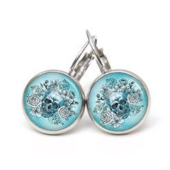 Ohrstecker, Ohrhänger, Clipse & Druckknopf – Motiv Totenkopf mit Blumen Frühling Hellblau – Schmuck aus Edelstahl Ohrstecker, Ohrhänger, Clipse & Druckknopf – Motiv Totenkopf mit Blumen Frühling Hellblau – Schmuck aus Edelstahl