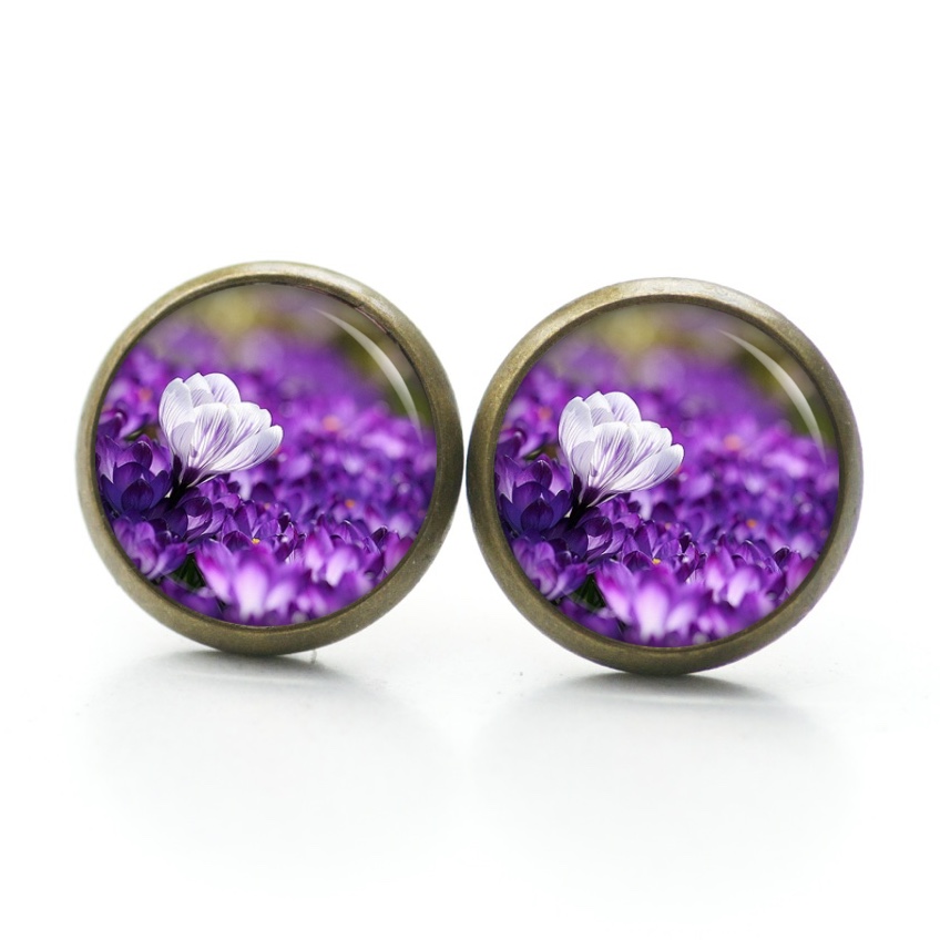 Ohrstecker, Ohrhänger, Clipse & Druckknopf – Motiv Violette und weiße Krokusse – Schmuck aus Edelstahl Ohrstecker, Ohrhänger, Clipse & Druckknopf – Motiv Violette und weiße Krokusse – Schmuck aus Edelstahl