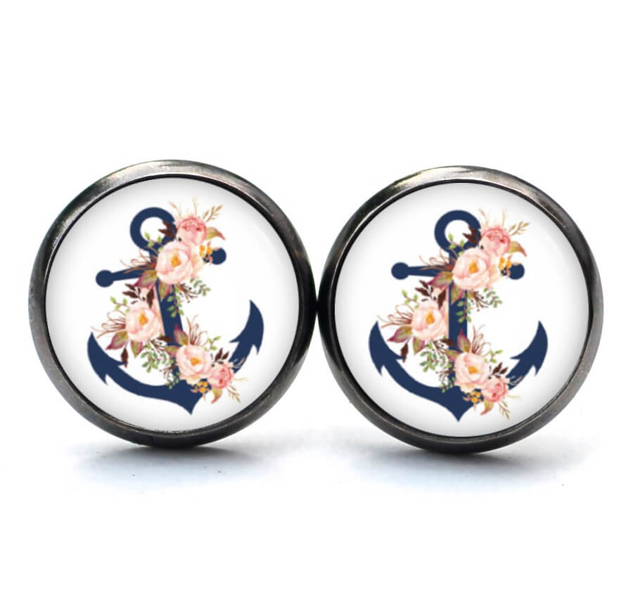 Blaue Anker Ohrringe aus Edelstahl – Maritimes Blumen Motiv – Just Trisha Blaue Anker Ohrringe aus Edelstahl - Maritimes Blumen Motiv - Just Trisha