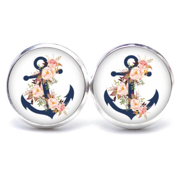 Blaue Anker Ohrringe aus Edelstahl – Maritimes Blumen Motiv – Just Trisha Blaue Anker Ohrringe aus Edelstahl - Maritimes Blumen Motiv - Just Trisha