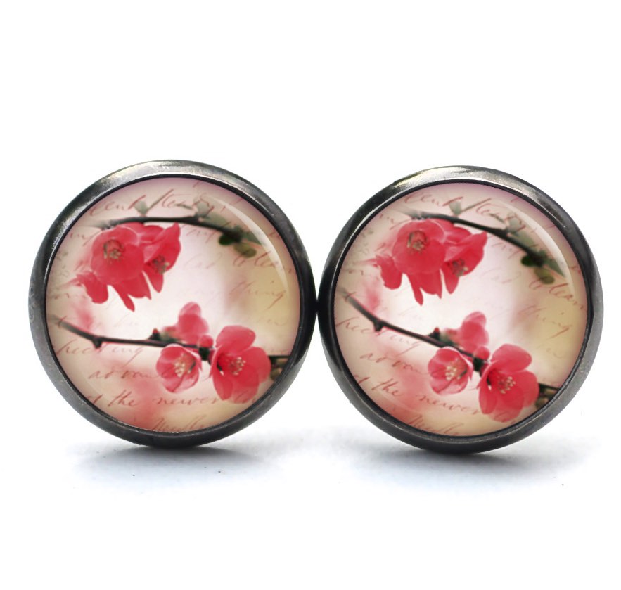 Ohrstecker, Ohrhänger, Clipse & Druckknopf mit romantischen Sakura Blüten – Schmuck aus Edelstahl von Just Trisha Ohrstecker, Ohrhänger, Clipse & Druckknopf mit romantischen Sakura Blüten – Schmuck aus Edelstahl von Just Trisha