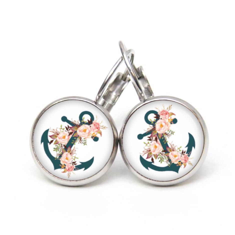 Emerald Anker Ohrringe aus Edelstahl – Maritimes Blumen Motiv – Just Trisha Emerald Anker Ohrringe aus Edelstahl - Maritimes Blumen Motiv - Just Trisha