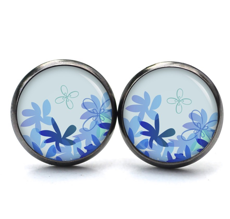 Ohrstecker, Ohrhänger, Clipse & Druckknopf – Motiv zart blaue Blumen – Schmuck aus Edelstahl Ohrstecker, Ohrhänger, Clipse & Druckknopf – Motiv zart blaue Blumen – Schmuck aus Edelstahl