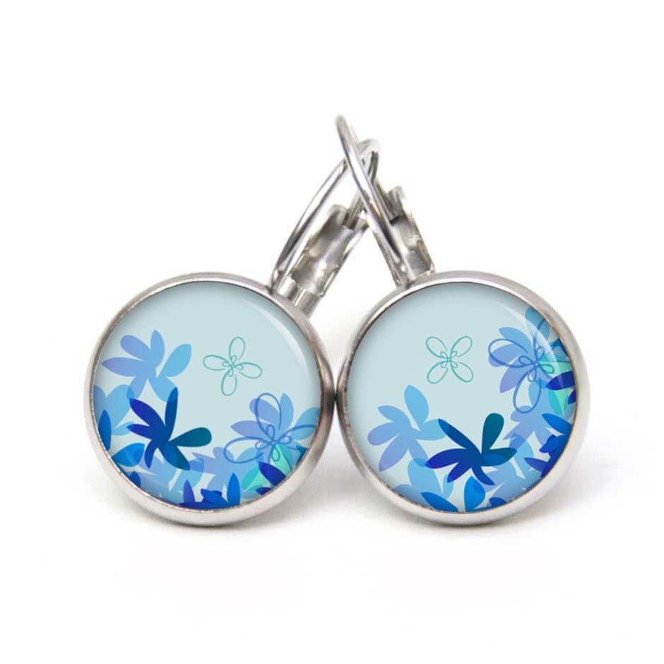 Ohrstecker, Ohrhänger, Clipse & Druckknopf – Motiv zart blaue Blumen – Schmuck aus Edelstahl Ohrstecker, Ohrhänger, Clipse & Druckknopf – Motiv zart blaue Blumen – Schmuck aus Edelstahl