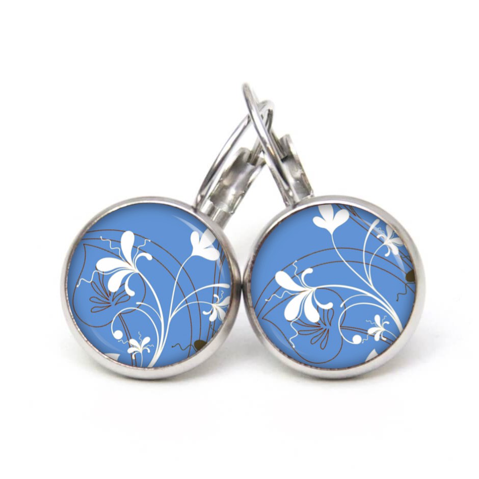 Ohrstecker, Ohrhänger, Clipse & Druckknopf – Motiv zart blaue Blumen – Schmuck aus Edelstahl Ohrstecker, Ohrhänger, Clipse & Druckknopf – Motiv zart blaue Blumen – Schmuck aus Edelstahl