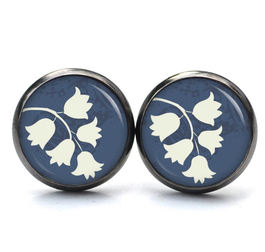Ohrstecker, Ohrhänger, Clipse & Druckknopf – Motiv Weiß blaue Glockenblumen – Schmuck aus Edelstahl Ohrstecker, Ohrhänger, Clipse & Druckknopf – Motiv Weiß blaue Glockenblumen – Schmuck aus Edelstahl