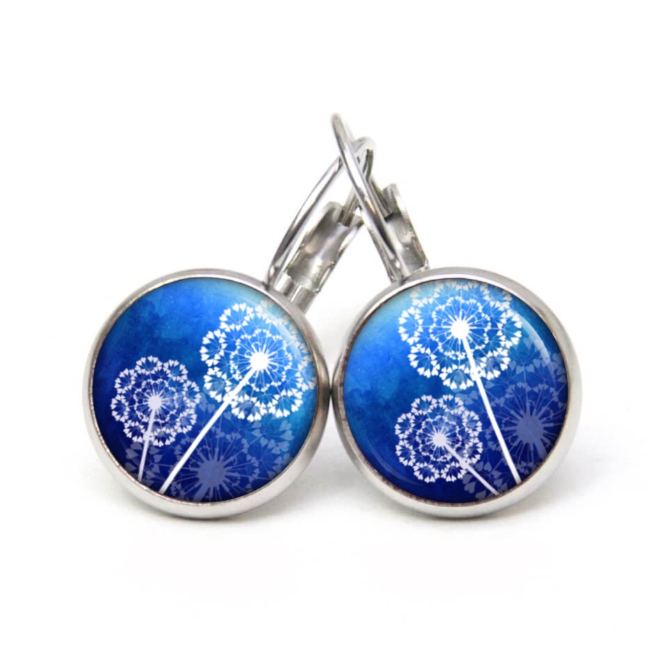 Ohrstecker, Ohrhänger, Clipse & Druckknopf – Motiv Blaue Pusteblume – Schmuck aus Edelstahl Ohrstecker, Ohrhänger, Clipse & Druckknopf – Motiv Blaue Pusteblume – Schmuck aus Edelstahl