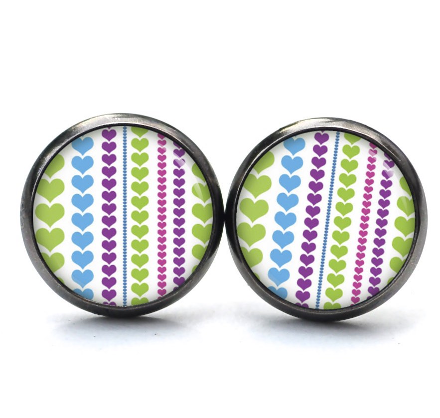 Ohrstecker, Ohrhänger, Clipse & Druckknopf – Motiv bunte Herzen Tracht – Schmuck aus Edelstahl Ohrstecker, Ohrhänger, Clipse & Druckknopf – Motiv bunte Herzen Tracht – Schmuck aus Edelstahl