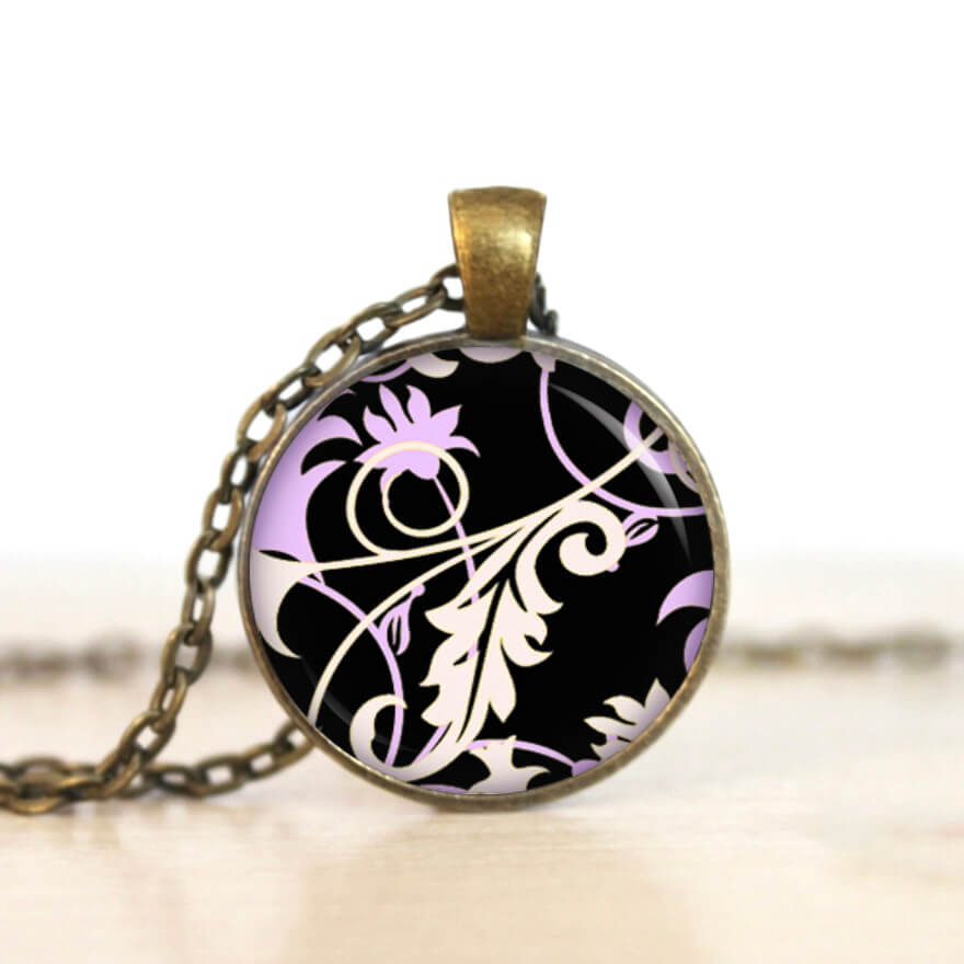 Ohrstecker, Ohrhänger, Clipse & Druckknopf – Motiv Elegante Arabesken Violett – Schmuck aus Edelstahl Ohrstecker, Ohrhänger, Clipse & Druckknopf - Motiv Elegante Arabesken Violett - Schmuck aus Edelstahl