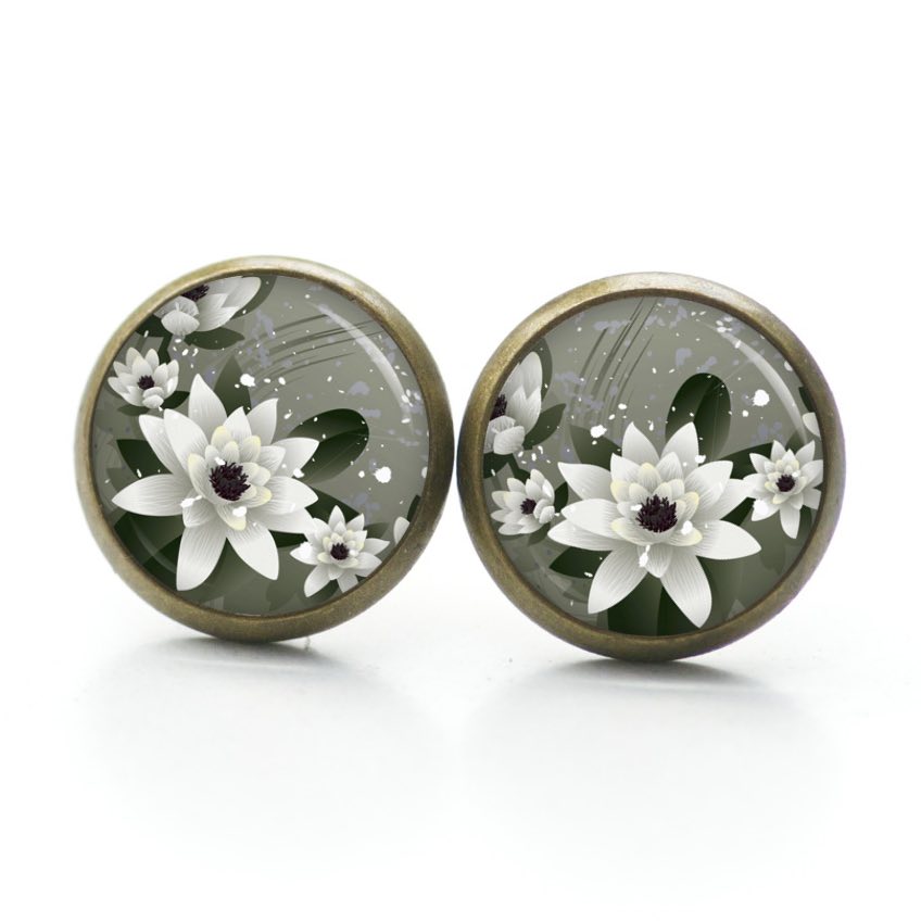 Ohrstecker, Ohrhänger, Clipse & Druckknopf – Motiv Seerosen in grau und weiß – Schmuck aus Edelstahl Ohrstecker, Ohrhänger, Clipse & Druckknopf – Motiv Seerosen in grau und weiß – Schmuck aus Edelstahl