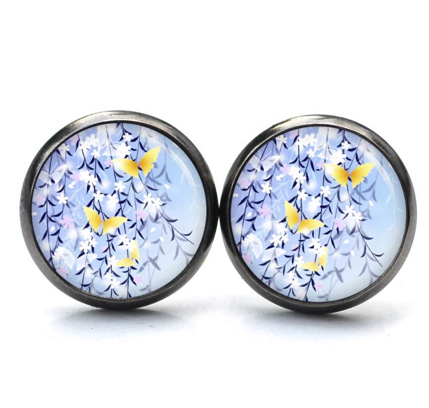 Ohrstecker, Ohrhänger, Clipse & Druckknopf – Motiv Blaue Blumen mit Zitronenfalter – Schmuck aus Edelstahl Ohrstecker, Ohrhänger, Clipse & Druckknopf – Motiv Blaue Blumen mit Zitronenfalter – Schmuck aus Edelstahl