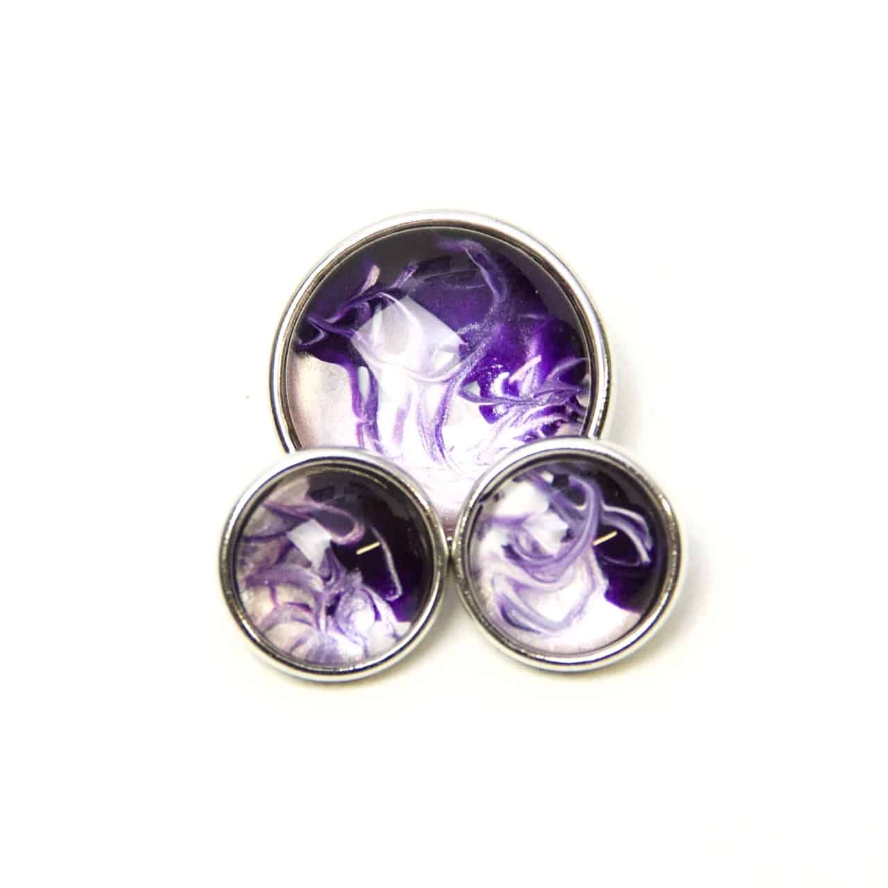 Druckknopf handbemalt in violett und rosa für Druckknopfschmuck Druckknopf handbemalt in violett und rosa für Druckknopfschmuck