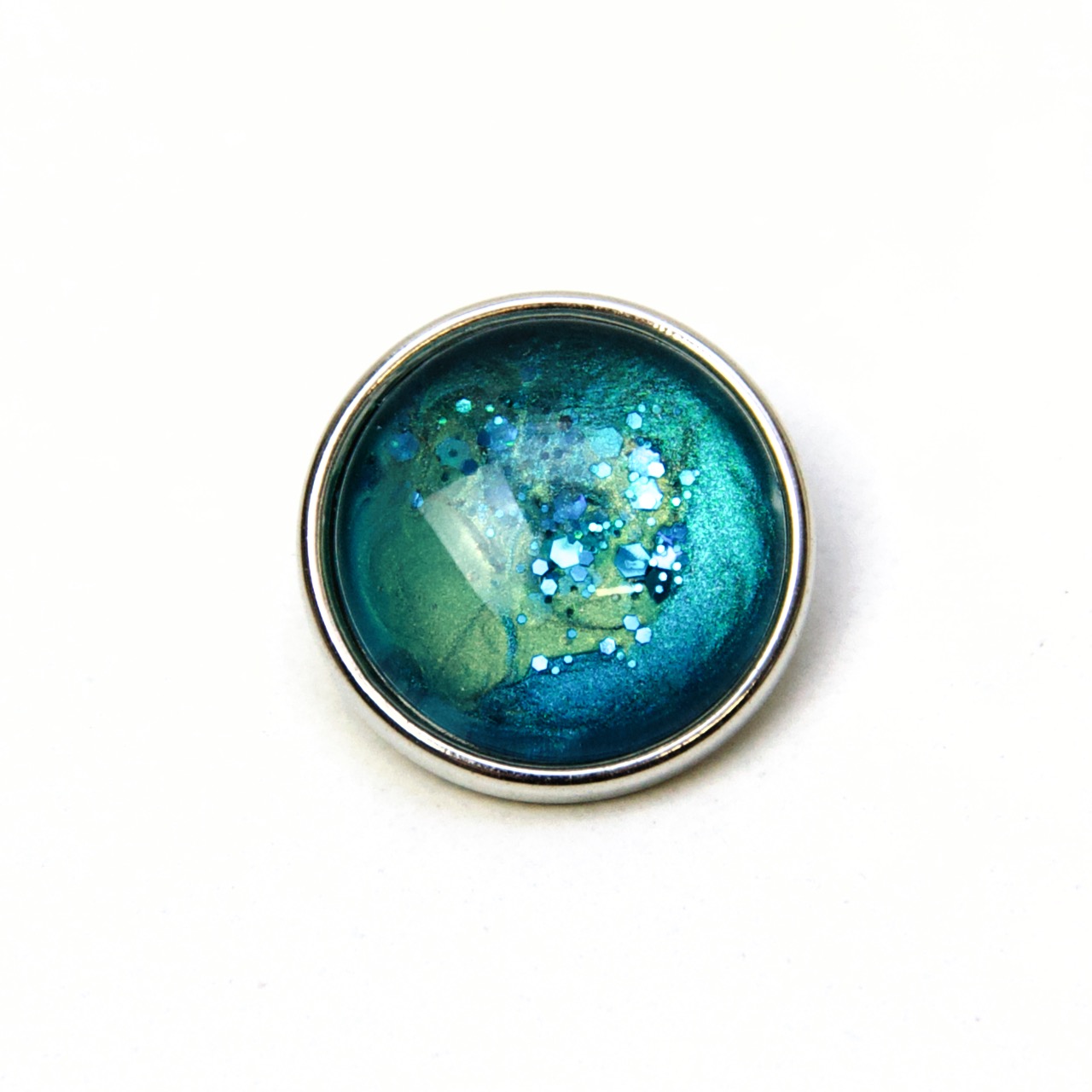 Druckknopf handbemalt grün türkis schimmernd mit Glitzer für Druckknopfschmuck Druckknopf handbemalt grün türkis schimmernd mit Glitzer für Druckknopfschmuck