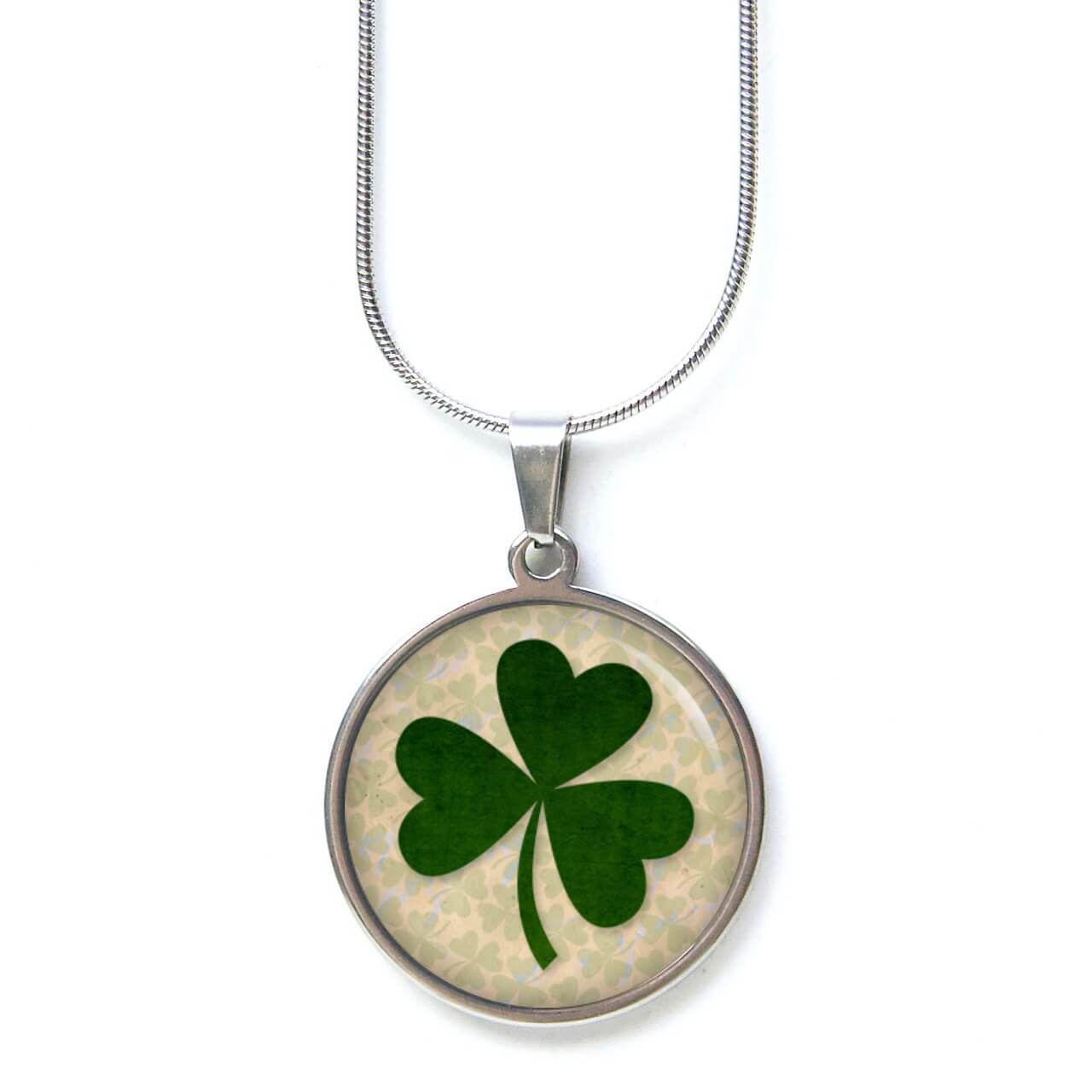 Edelstahl Kette mit Kleeblatt in grün und beige – Glücksbringer Edelstahl Kette mit Kleeblatt in grün und beige - Glücksbringer