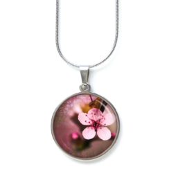 Rosa Kirschblüten Kette aus Edelstahl – handgemachte Blumen Halskette | Just Trisha