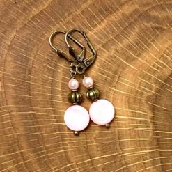 Vintage Ohrringe Bronze mit zart rosa Perlmuttperlen Vintage Ohrringe Bronze mit zart rosa Perlmuttperlen