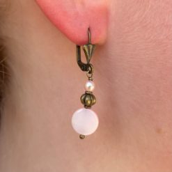 Vintage Ohrringe Bronze mit zart rosa Perlmuttperlen Vintage Ohrringe Bronze mit zart rosa Perlmuttperlen