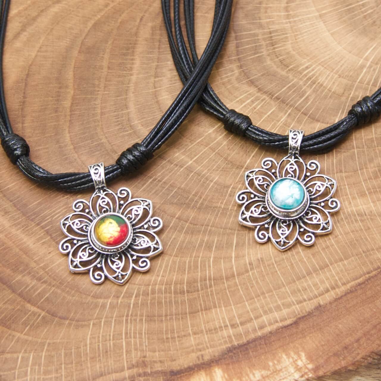 Kette mit Blumen Anhänger für 10mm Druckknopf – im Trachten Stil Kette mit Blumen Anhänger für 10mm Druckknopf - im Trachten Stil