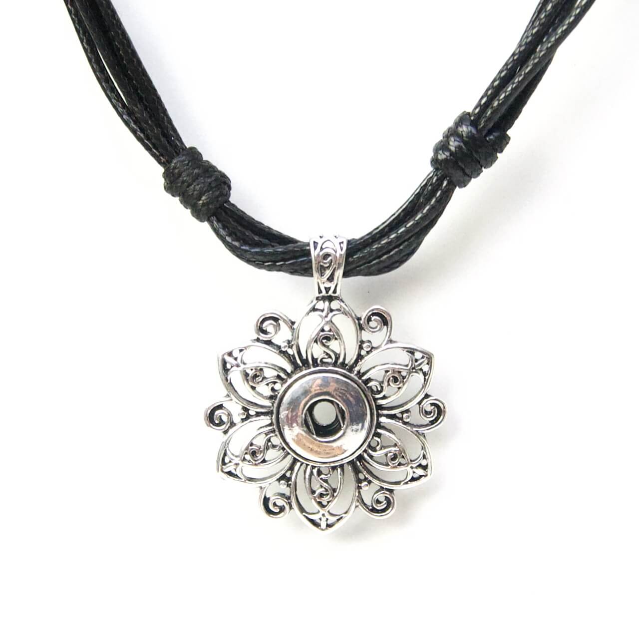Kette mit Blumen Anhänger für 10mm Druckknopf – im Trachten Stil Kette mit Blumen Anhänger für 10mm Druckknopf - im Trachten Stil