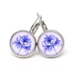 Ohrstecker, Ohrhänger, Clipse & Druckknopf – Motiv Lilie in blauviolett – Schmuck aus Edelstahl Ohrstecker, Ohrhänger, Clipse & Druckknopf – Motiv Lilie in blauviolett – Schmuck aus Edelstahl