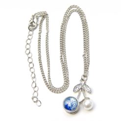 Zarte Kette mit Perlen Kirsch Anhänger für 10mm Druckknopf Zarte Kette mit Perlen Kirsch Anhänger für 10mm Druckknopf
