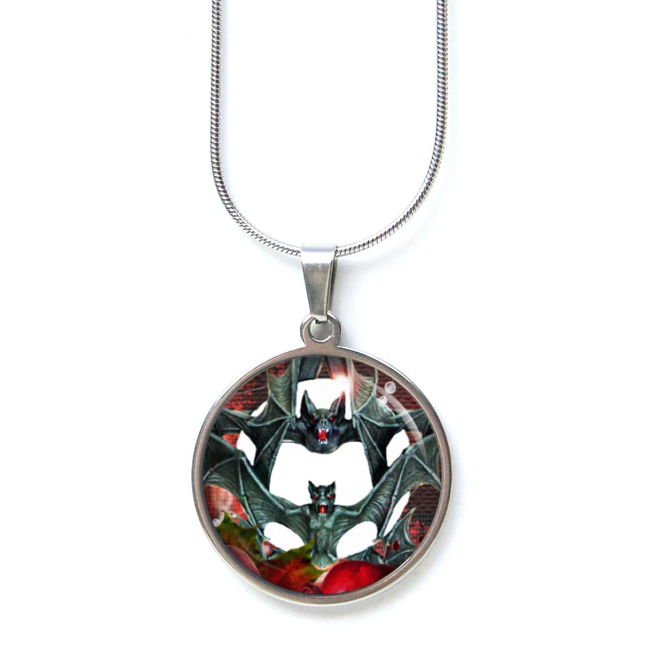 Fledermaus Kette aus Edelstahl – Gothic Schmuck Fledermaus Kette aus Edelstahl – Gothic Schmuck