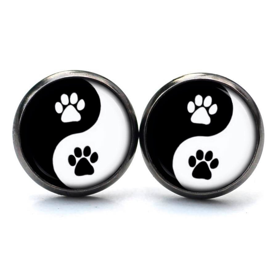 Ohrstecker, Ohrhänger, Clipse & Druckknopf – Motiv Yin Yang Hunde Pfoten schwarz weiß – Schmuck aus Edelstahl Ohrstecker, Ohrhänger, Clipse & Druckknopf – Motiv Yin Yang Hunde Pfoten schwarz weiß – Schmuck aus Edelstahl