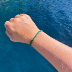 Zartes Perlenarmband mit dunkelgrünen Jade Perlen – stabiles Gummiband Zartes Perlenarmband mit dunkelgrünen Jade Perlen - stabiles Gummiband