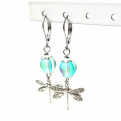 Vintage Ohrringe Libelle mit türkis funkelnder Perle – Edelstahl Vintage Ohrringe Libelle mit türkis funkelnder Perle - Edelstahl