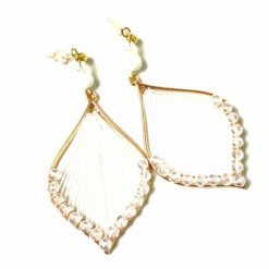 Elegante gehäkelte Edelstahl Ohrhänger in gold und weiß