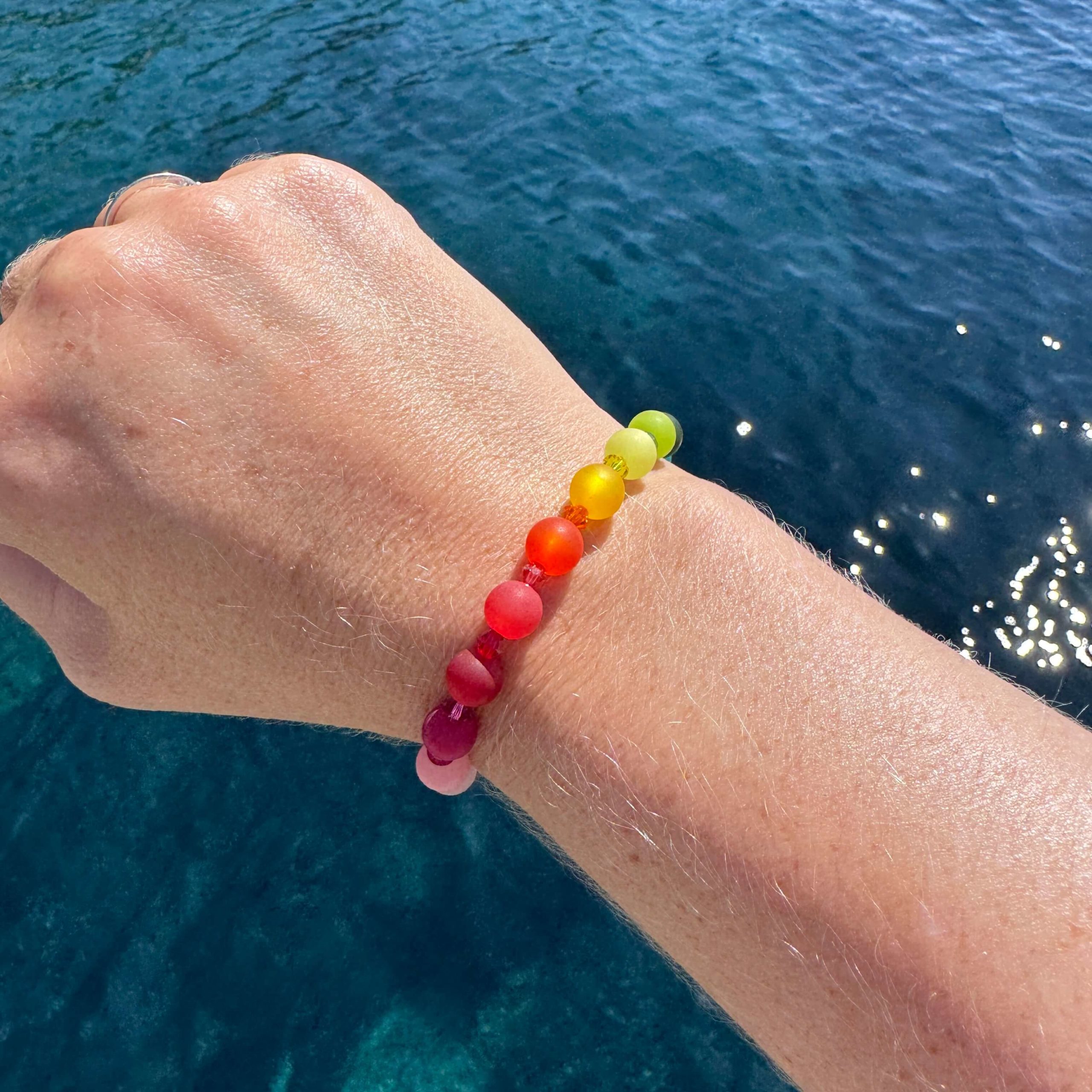 Polaris Regenbogen Armband – LGBTGIA+ – stabiles Gummiband – Handmade Polaris Regenbogen Armband - LGBTGIA+ – stabiles Gummiband - Handmade