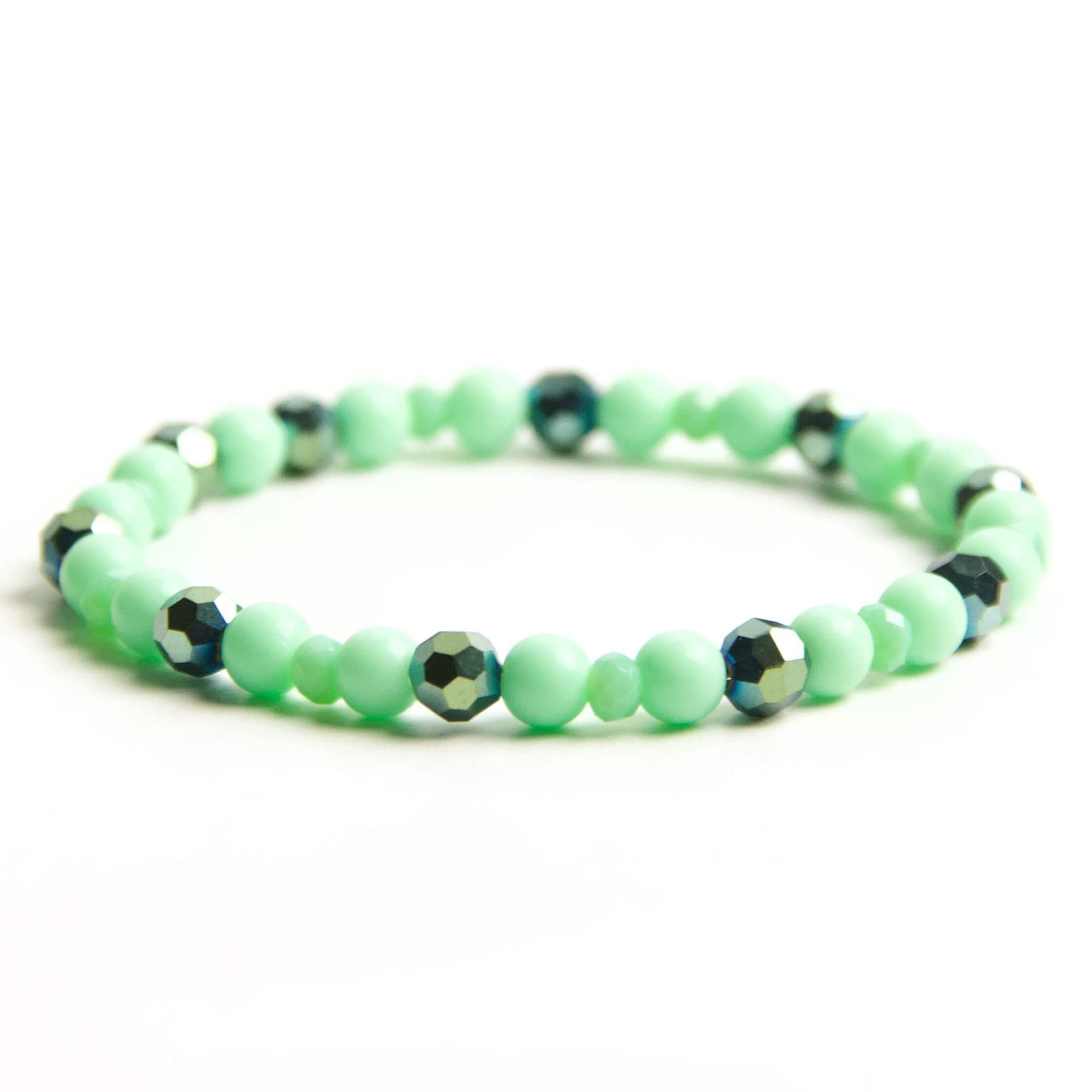 Perlen Armband blassgrün mit Glasschliffperlen – stabiles Gummiband – Handmade Perlen Armband blassgrün mit Glasschliffperlen – stabiles Gummiband - Handmade