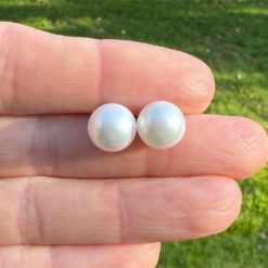 Perlen Ohrstecker Creme - Handmade Edelstahl Ohrringe | Just Trisha | Zeitloser Schmuck & Geschenkidee