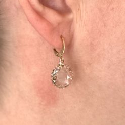 Ohrhänger Gold Grau mit Kristall – Elegante Edelstahl Ohrringe | Handmade Just Trisha | Kleine Auflage Ohrhänger Gold Grau mit Kristall – Elegante Edelstahl Ohrringe | Handmade Just Trisha | Kleine Auflage