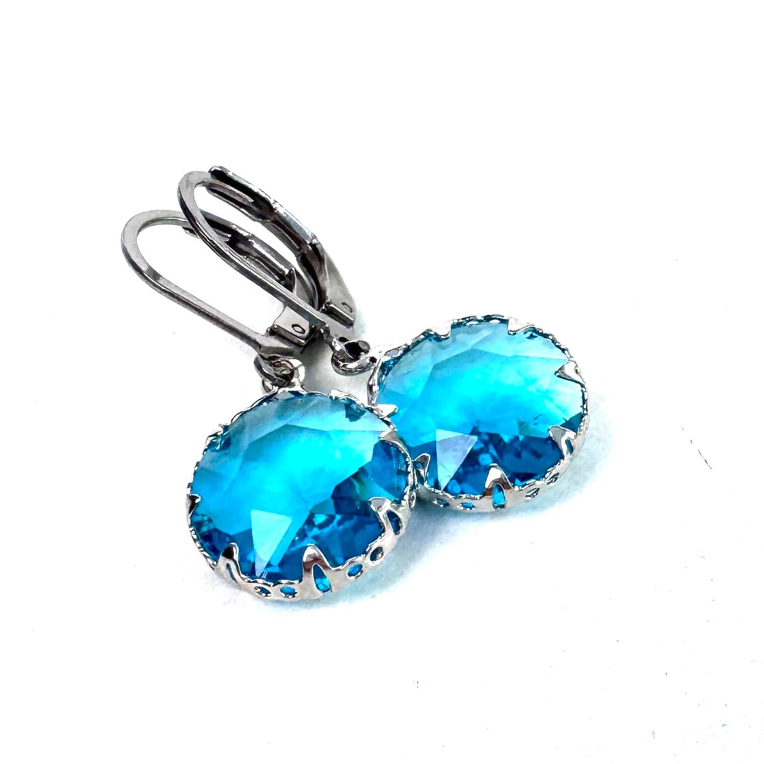 Ohrhänger Gold Blau mit Kristall – Elegante Edelstahl Ohrringe | Handmade Just Trisha | Kleine Auflage Ohrhänger Gold Blau mit Kristall – Elegante Edelstahl Ohrringe | Handmade Just Trisha | Kleine Auflage