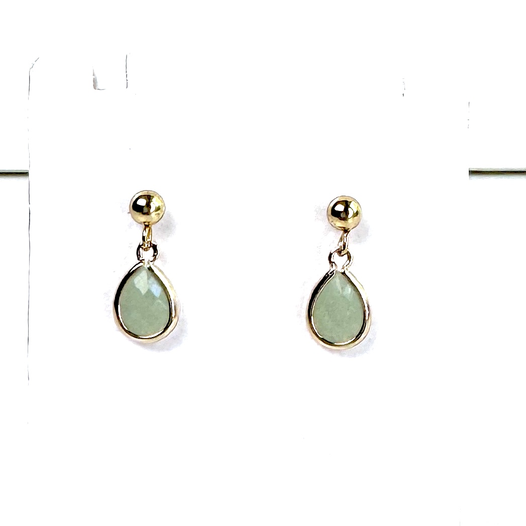 Kleine Ohrstecker in Mintgrün Gold – Zarte Edelstahl Ohrringe | Minimalistisch Handmade Just Trisha | Geschenkidee Kleine Ohrstecker in Mintgrün Gold - Zarte Edelstahl Ohrringe | Minimalistisch Handmade Just Trisha | Geschenkidee
