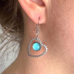 Herz Ohrhänger mit Perle Türkis Edelstahl – Statement Ohrringe | Handmade Just Trisha | Geschenkidee & Wunschfarbe Herz Ohrhänger mit Perle Türkis Edelstahl – Statement Ohrringe | Handmade Just Trisha | Geschenkidee & Wunschfarbe