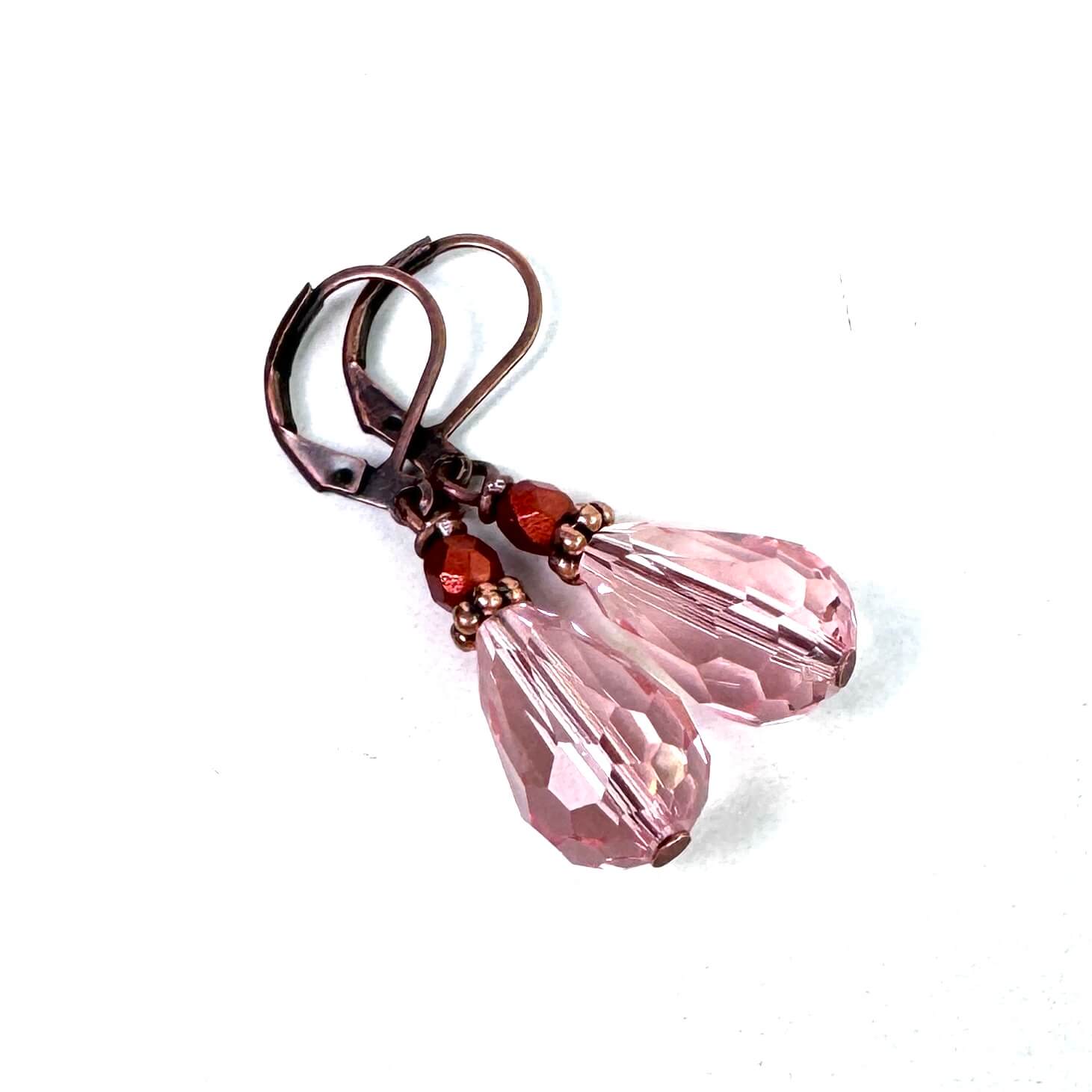 Tropfen Ohrhänger Rosé Edelstahl – Kristall Ohrringe elegant | Handmade Just Trisha | Kleine Auflage Tropfen Ohrhänger Rosé Edelstahl – Kristall Ohrringe elegant | Handmade Just Trisha | Kleine Auflage