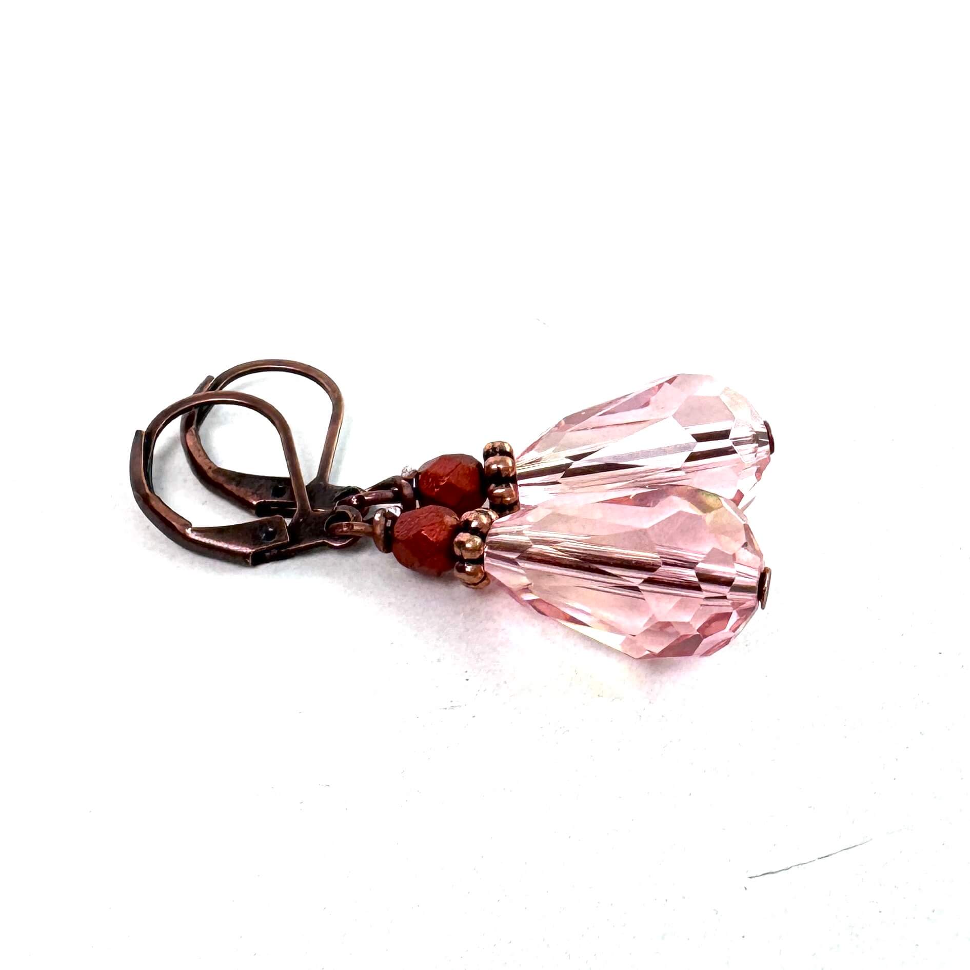 Tropfen Ohrhänger Rosé Edelstahl – Kristall Ohrringe elegant | Handmade Just Trisha | Kleine Auflage Tropfen Ohrhänger Rosé Edelstahl – Kristall Ohrringe elegant | Handmade Just Trisha | Kleine Auflage