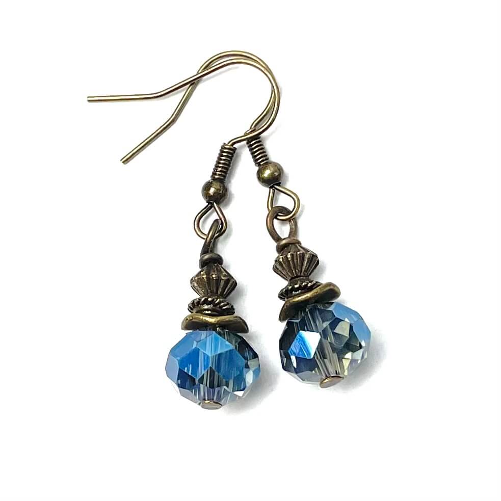 Zarte Vintage Ohrhänger Blau Bronze – Kristall Ohrringe Handmade | Boho Schmuck Just Trisha | Kleine Auflage Zarte Vintage Ohrhänger Blau Bronze - Kristall Ohrringe Handmade | Boho Schmuck Just Trisha | Kleine Auflage