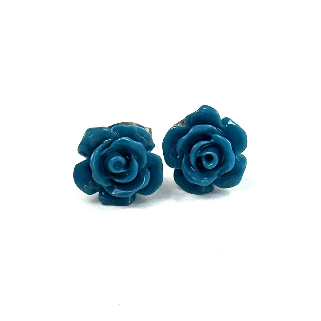 Rosen Ohrstecker Dunkelpetrol – Handmade Edelstahl | Blumenohrringe von Just Trisha | Kleine Auflage Geschenkidee Rosen Ohrstecker Dunkelpetrol – Handmade Edelstahl | Blumenohrringe von Just Trisha | Kleine Auflage Geschenkidee
